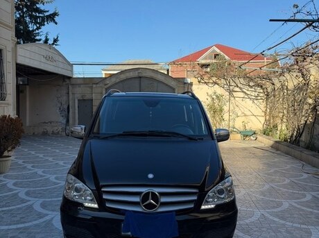 Mercedes Viano 2011