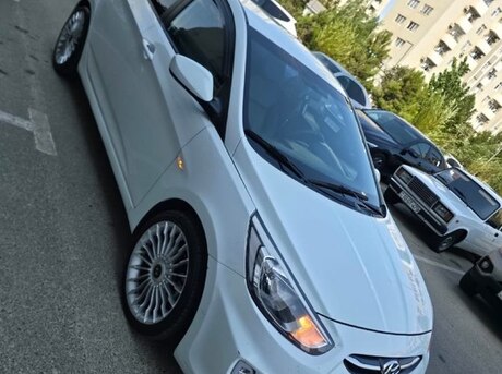 Hyundai Accent 2015