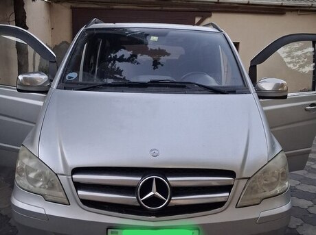 Mercedes  2010