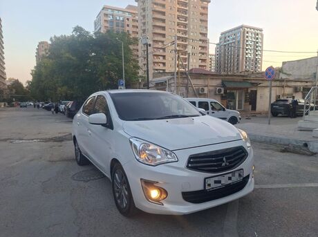 Mitsubishi Attrage 2015