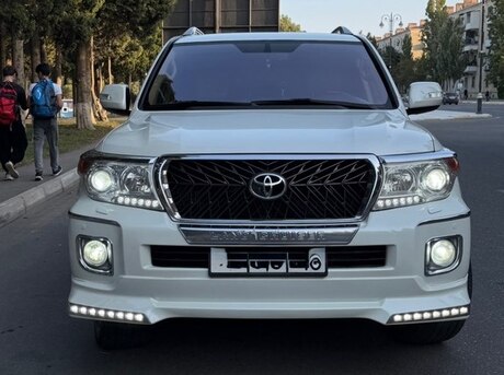 Toyota Land Cruiser 2011