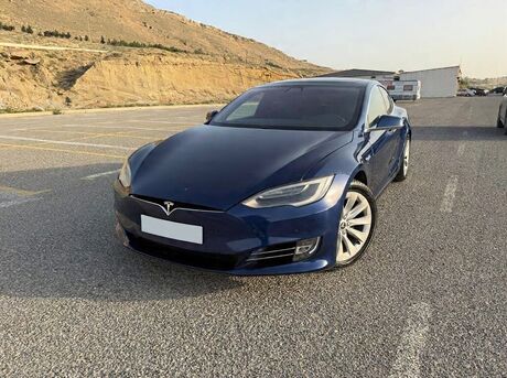 Tesla Model S 2018