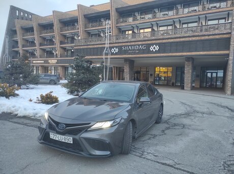 Toyota Camry 2021