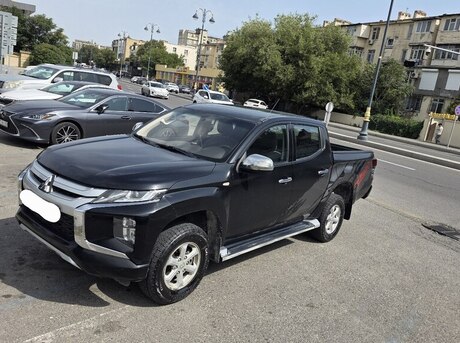 Mitsubishi L200 2021