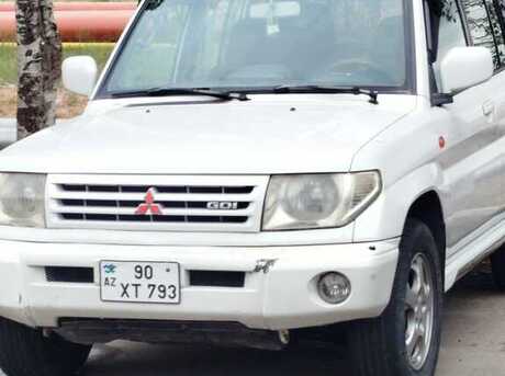 Mitsubishi Pajero io 1999