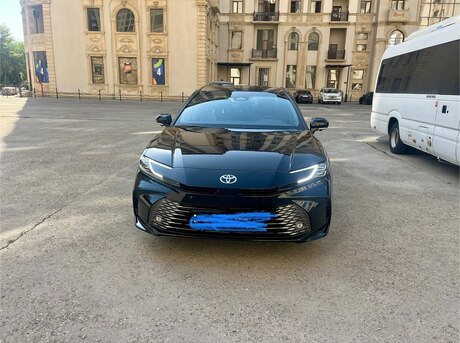Toyota Camry 2025