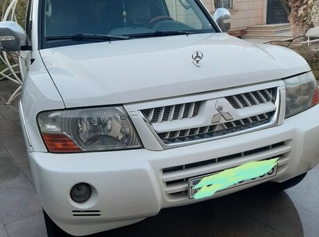 Mitsubishi Pajero 2004