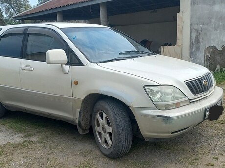 Toyota Harrier 2001
