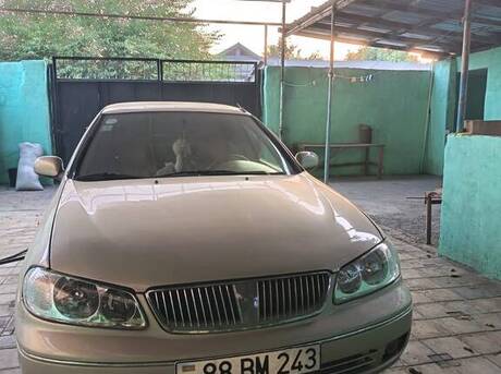 Nissan Sunny 2005