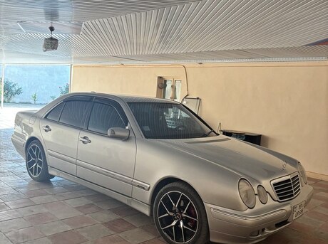 Mercedes E 240 2001