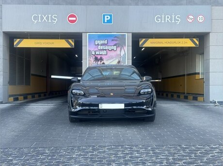 Porsche Taycan 2023