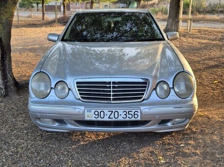 Mercedes E 240 2001