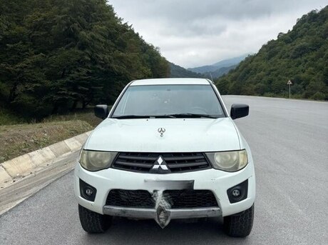 Mitsubishi L200 2014