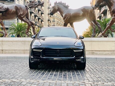 Porsche Cayenne GTS 2015