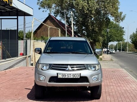 Mitsubishi L200 2012