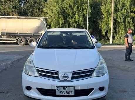 Nissan Tiida 2012