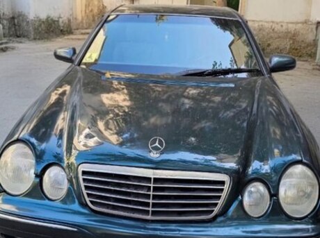 Mercedes E 270 2000