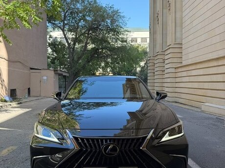 Lexus ES 300h 2023