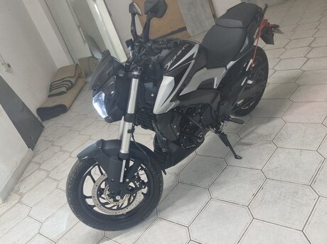 Bajaj Dominar 250 2025