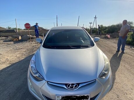 Hyundai Avante 2015