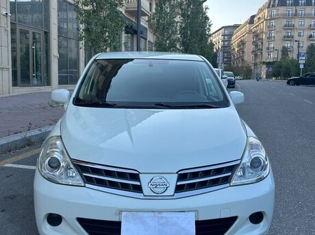 Nissan Tiida 2012