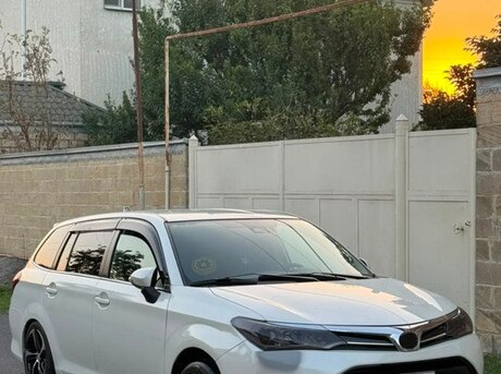 Toyota Corolla Fielder 2018