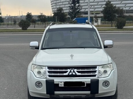 Mitsubishi Pajero 2010