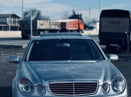 Mercedes E 240 2003