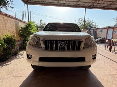 Toyota Land Cruiser 2011