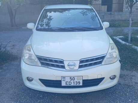 Nissan Tiida 2012