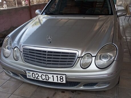 Mercedes E 220 2003