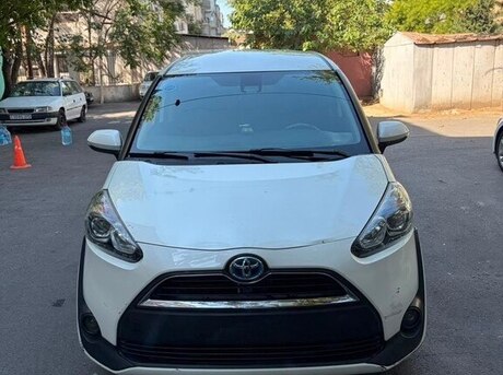 Toyota Sienta 2016
