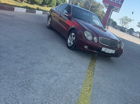 Mercedes E 240 2003
