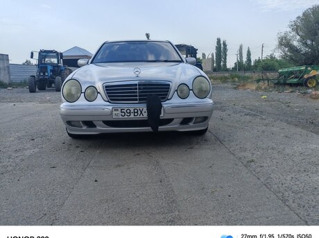 Mercedes E 270 2000