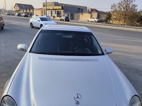 Mercedes E 240 2004