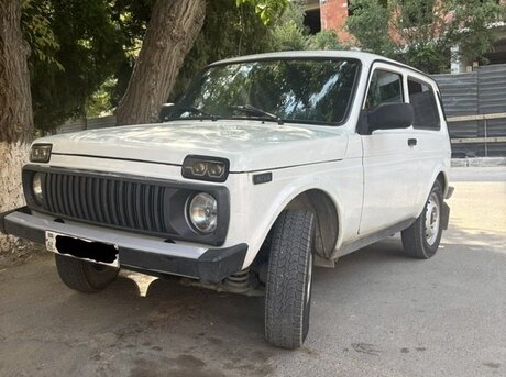 LADA (VAZ) Niva 2005