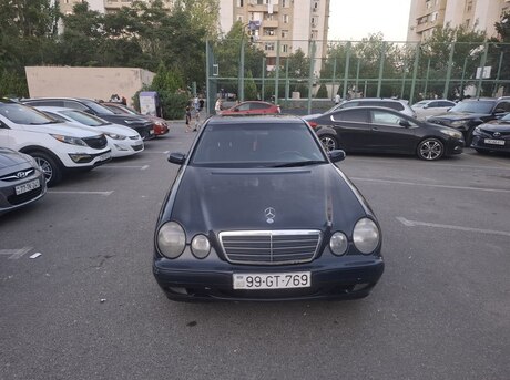 Mercedes E 220 2001