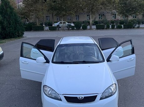 Daewoo Gentra 2014