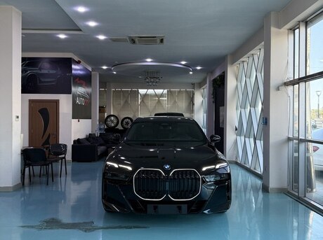 BMW 740 2024