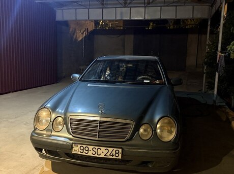 Mercedes E 220 2001