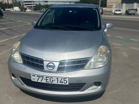 Nissan Tiida 2011