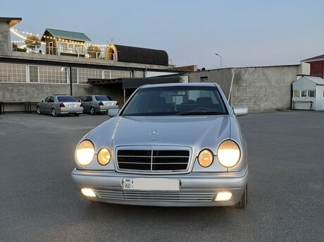 Mercedes E 220 1998