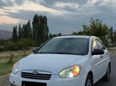 Hyundai Accent 2010