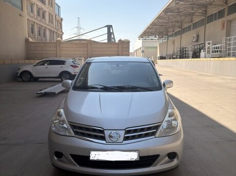 Nissan Tiida 2011