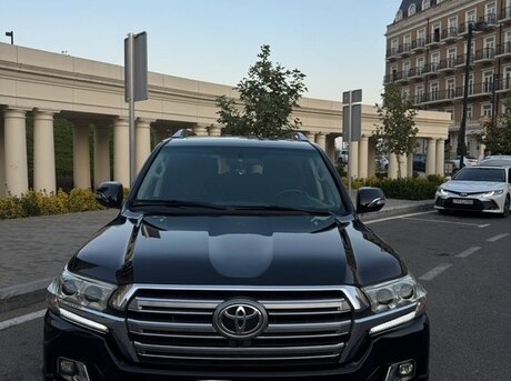 Toyota Land Cruiser 2011