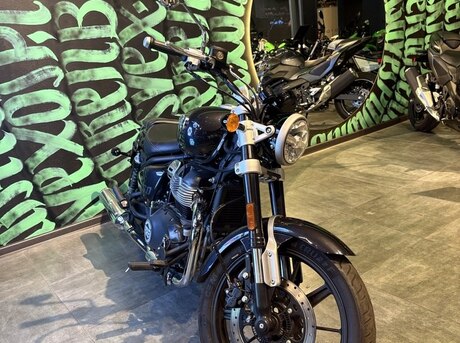Royal Enfield Super Meteor 650 2025