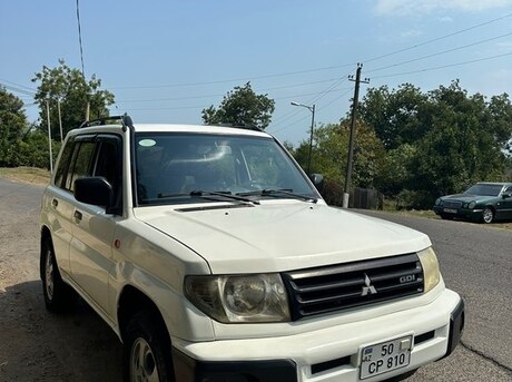 Mitsubishi Pajero io 1998