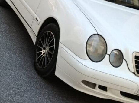 Mercedes E 220 2001