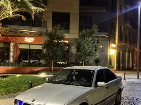 BMW 323 1997