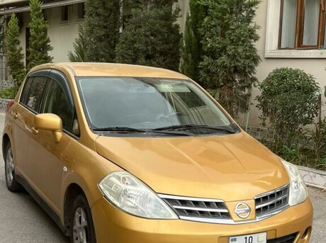 Nissan Tiida 2012